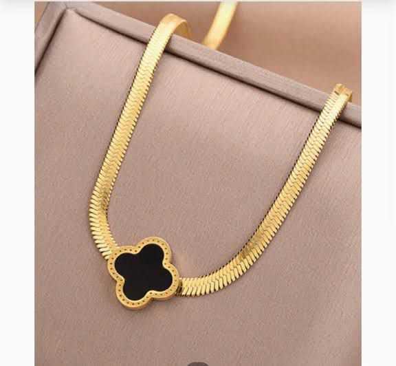 lookbook image shop_this_look_amDhCa